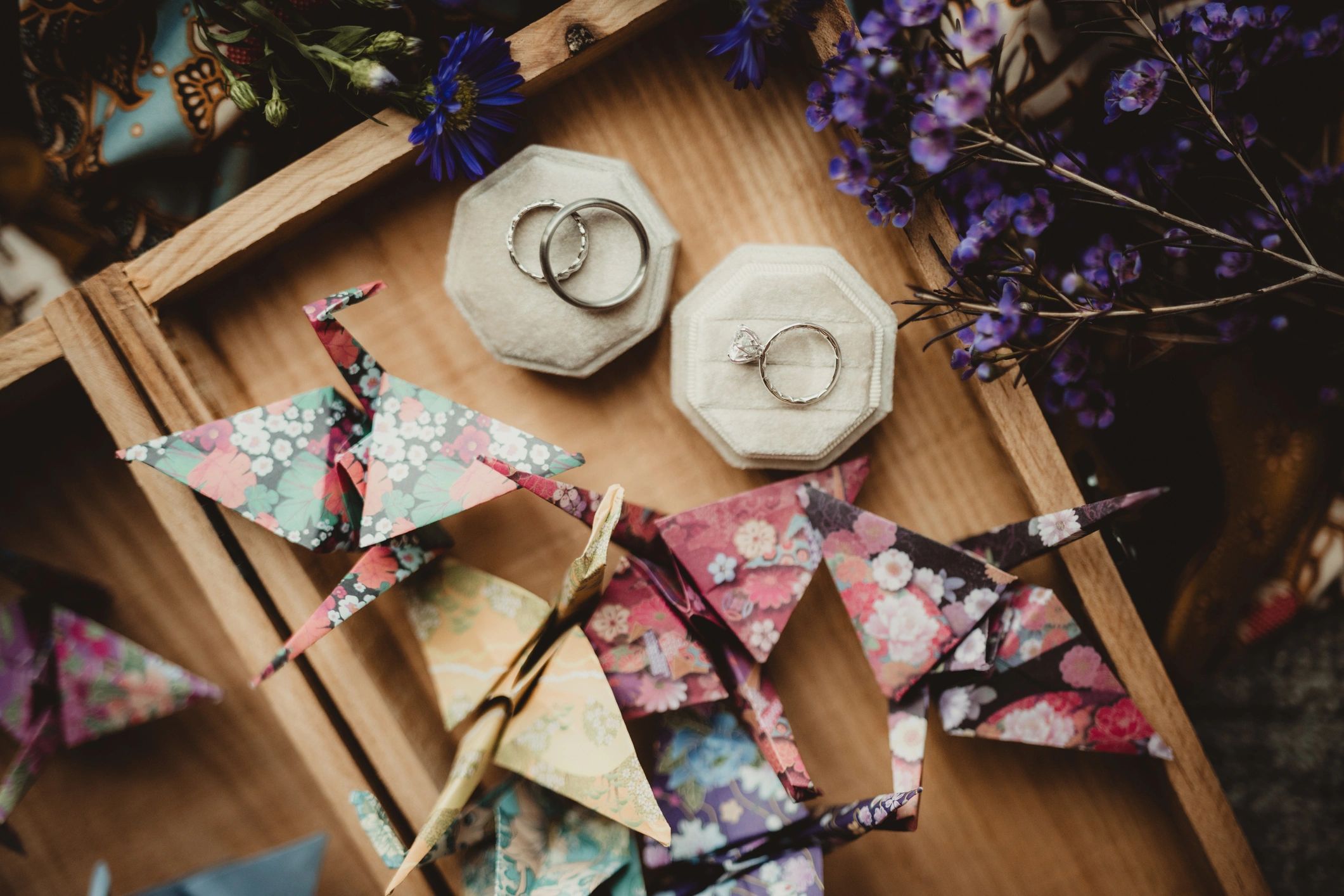 wedding rings and bouquet